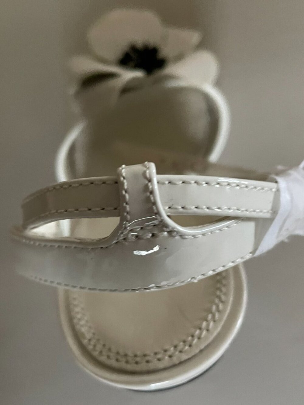TORY BURCH PATENT LEATHER FLOWER HEELED SANDALS ANKLE STRAP - Picture 8 of 8